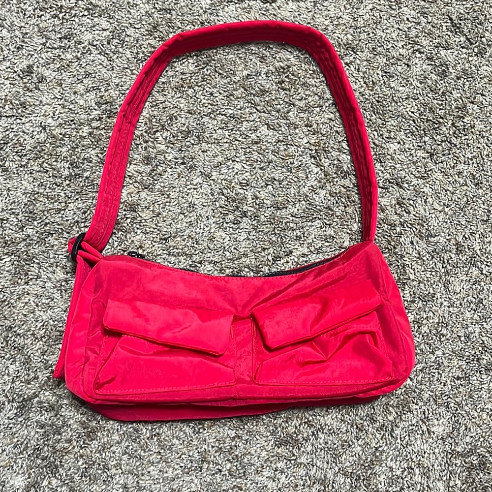 Baggu candy apple cargo shoulder bag
